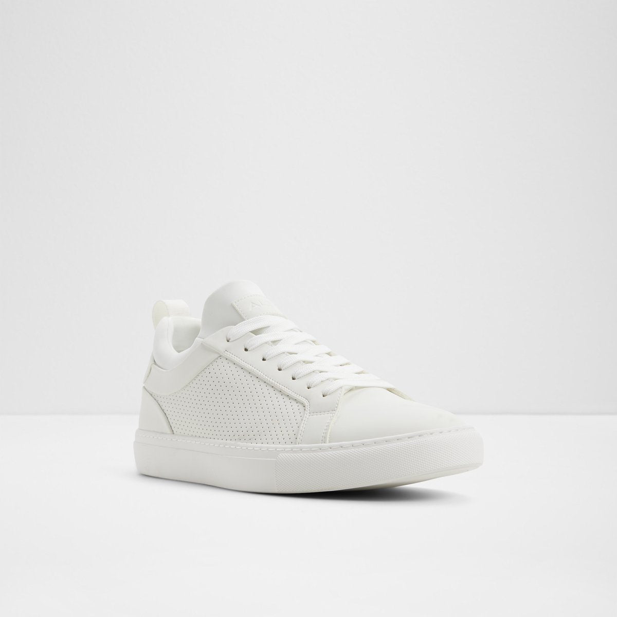 Xavier Low-Top Sneakers