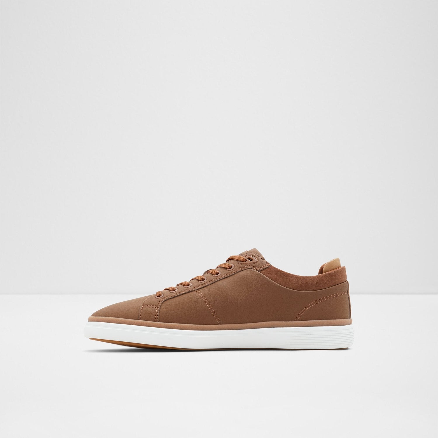 Finespec Low-Top Sneakers