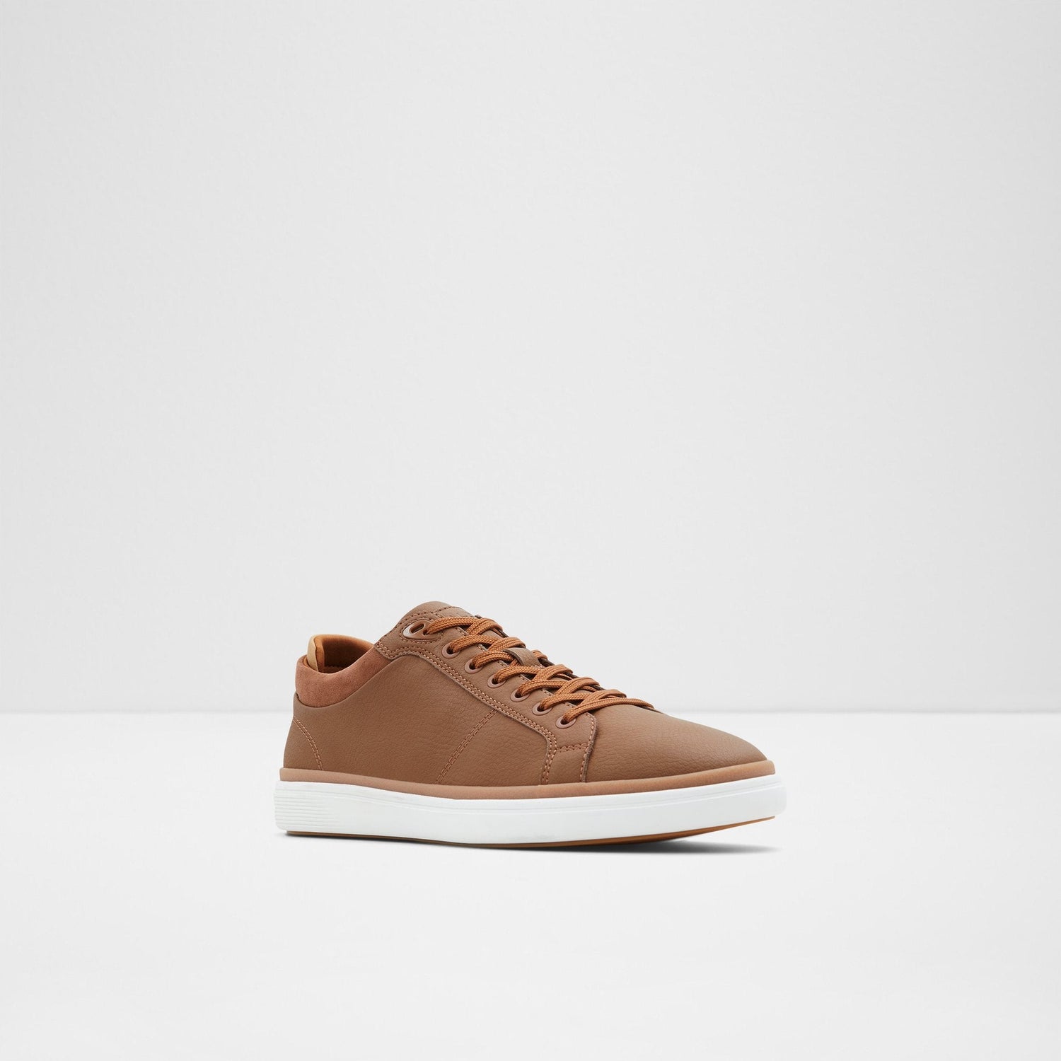 Finespec Low-Top Sneakers
