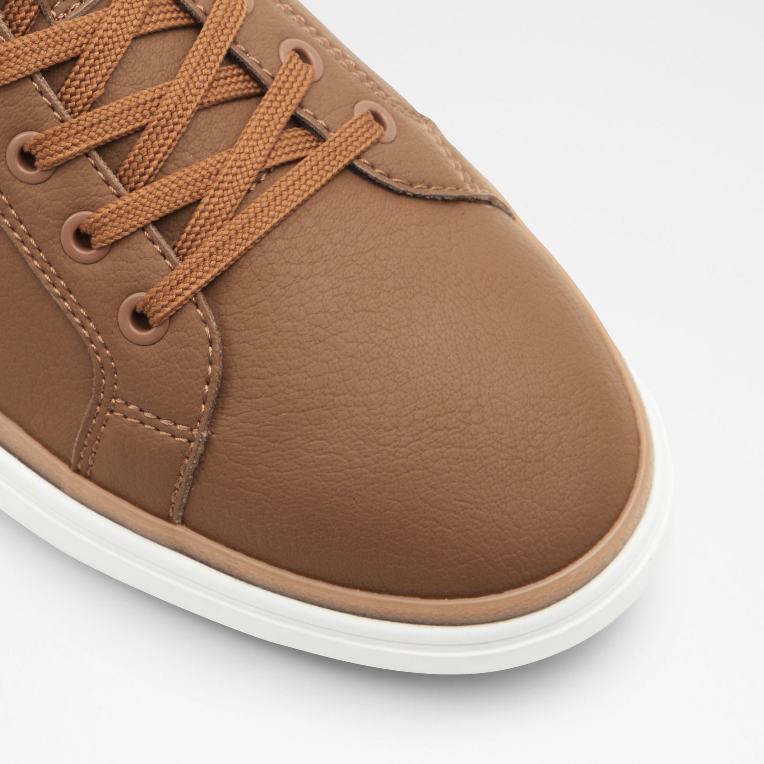 Finespec Low-Top Sneakers
