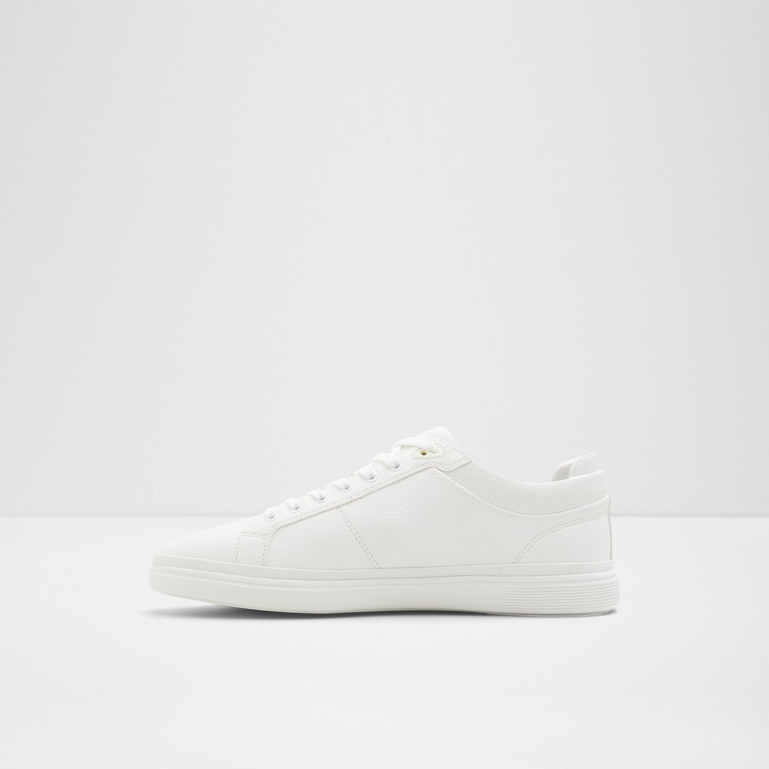 Finespec Low-Top Sneakers